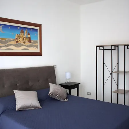 Flavio's Apartment Bari
